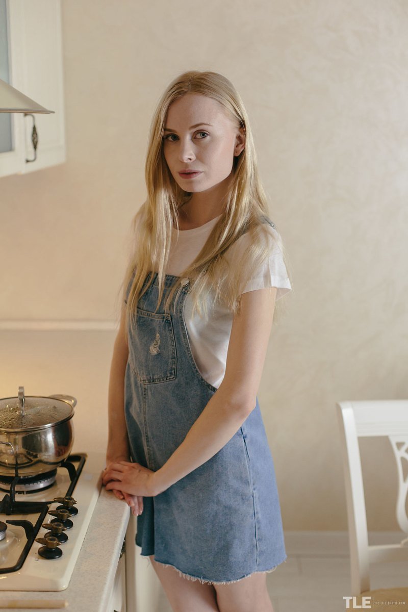 Людмила, 33